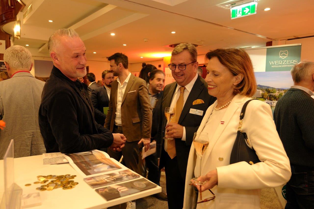 266 RTK Neujahrsempfang Rundgang Susanne Kraus Winkler Andreas Ablinger SALZRAUM.Hall Thomas Ziegler Bild RTK Peter Müller